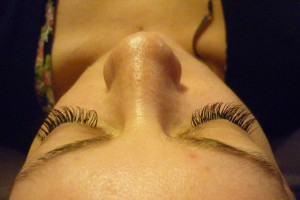 eyelashes and glitter nails 002
